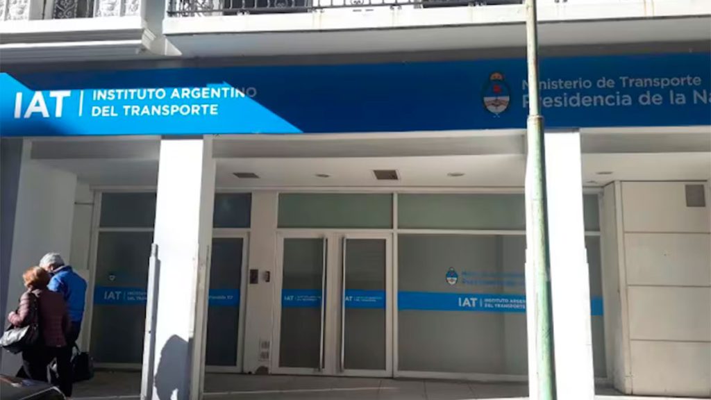 Desmantelamiento del Estado: Milei cierra el Instituto Argentino de Transporte