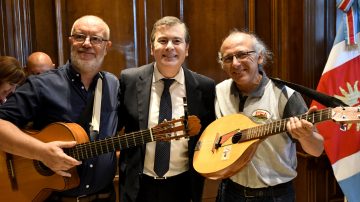 Zamora, Manolo Herrera y un “aro, aro” que se volvió viral en medio de un encuentro con estudiantes