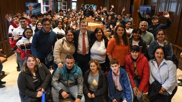 Alumnos de Fernández y Nueva Francia visitaron la Casa de Gobierno