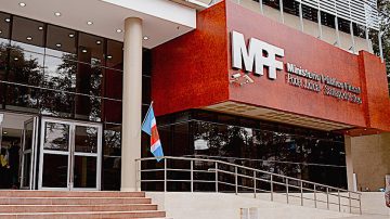 Empresario denunciado por brutal agresión a una abogada, tiene orden de detención y permanece prófugo