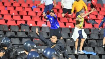 Juan Román Riquelme evitó el choque de La 12 con la Policía