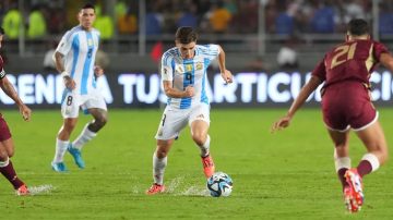 La Selección Argentina rescató un empate en un partido durísimo