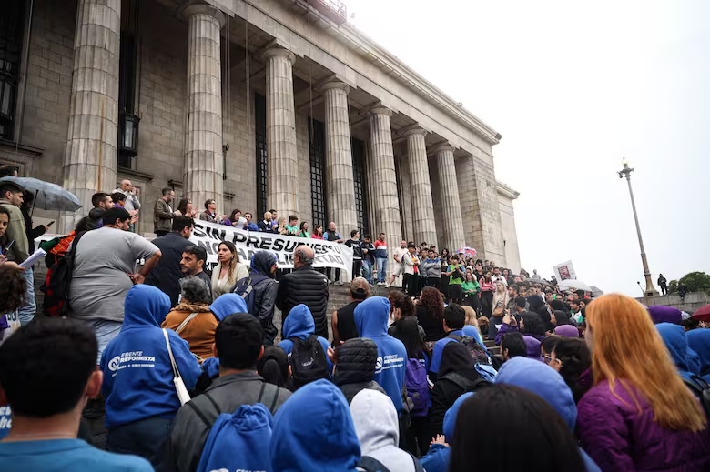La toma persiste en al menos seis universidades