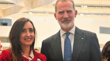 ¿Y la casta? En su visita a España, Victoria Villarruel atacó a Pedro Sánchez y se sacó fotos sonrientes con el rey Felipe VI