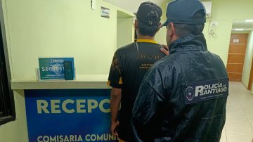 Detienen a un hombre por el robo de un celular en peluquería del Barrio Reconquista