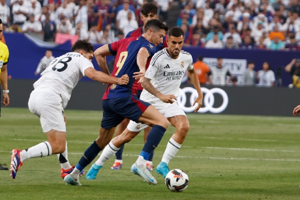 VIDEO. Barcelona aplastó al Real Madrid en el Bernabéu, con Lamine Yamal como figura