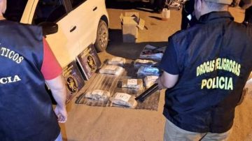 Descubren más de 9kg de marihuana en un auto robado en Santiago