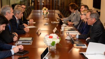 ¿Más deuda? Luis Caputo obtuvo préstamos por U$S 2.000 millones del Banco Mundial