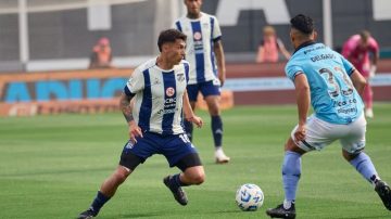 Talleres empató con Belgrano en el clásico y no pudo acortar la diferencia con Vélez