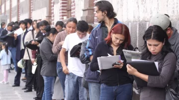 Preocupante: estudio revela que más de 2 millones de trabajadores en blanco son pobres