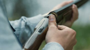 Ebrio golpeó a su exmujer y se encerró con una escopeta junto a sus dos hijos amenazando con matar a todos