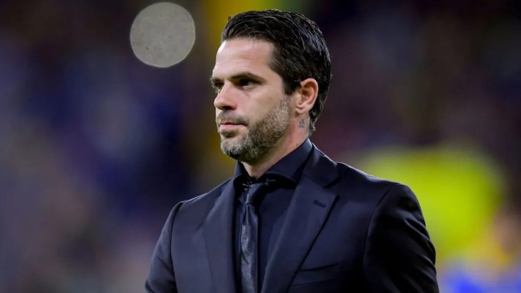 Fernando Gago, es el elegido de Riquelme para Boca, pero hay una traba: la cláusula de recisión