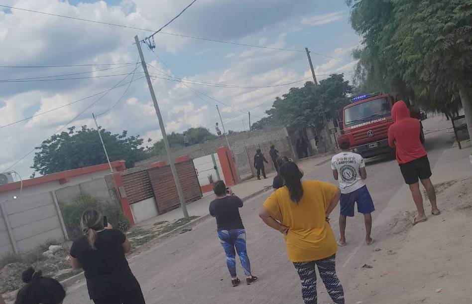 Videos: terribles incidentes en el barrio General Paz por un allanamiento