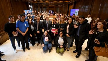 “Conociendo mi Provincia” reunió a 88 alumnos que visitaron al gobernador Zamora