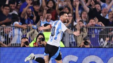 Con tres goles de Messi, la Selección Argentina goleó a Bolivia por 6-0 en el estadio “Monumental”