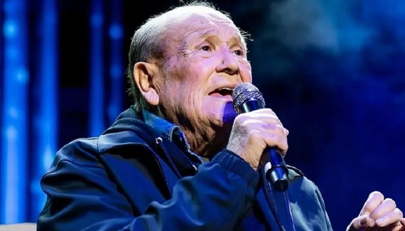 Ante una multitud, Leo Dan, le puso punto final a su carrera musical