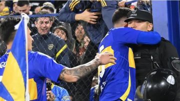 El posteo del oficial de policía abrazado por Merentiel