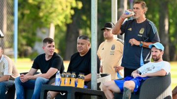 Messi llegó al país y fue a ver a la Selección Sub 20