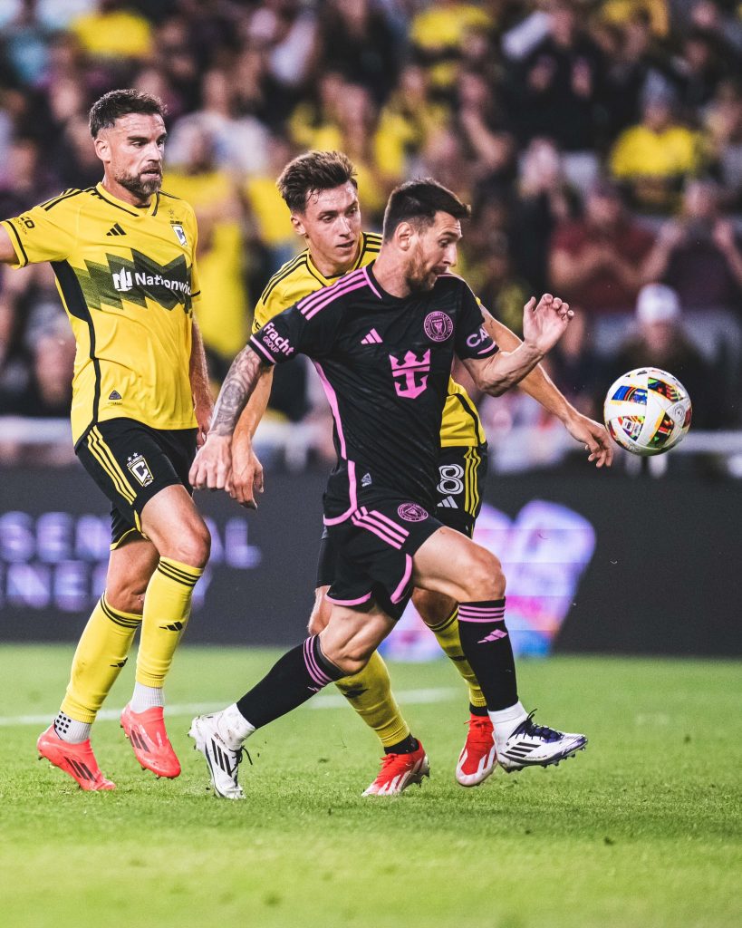Messi marcó un doblete para el Inter Miami que derrotó a Columbus Crew
