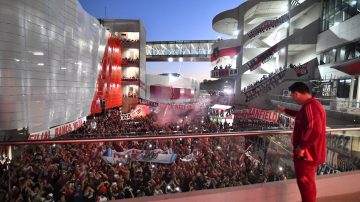 Banderazo de apoyo para River a horas de la gran final contra Atlético Mineiro
