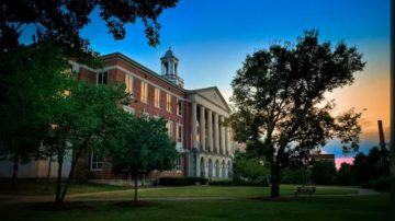 Consternación en EE.UU por un nuevo tiroteo durante un acto en una universidad