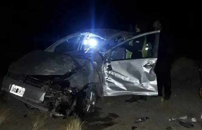 Conductor de un auto se desmayó y protagonizó un violento vuelco sobre la Ruta 9
