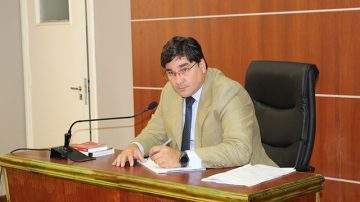 Revés judicial para un delincuente que destruyó una vidriera en plena Libertad