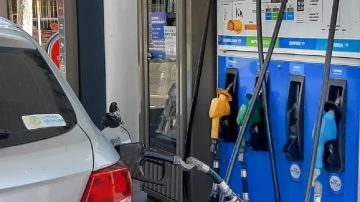 El Gobierno postergó nuevamente el aumento en los impuestos a los combustibles