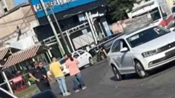 Discusión de tránsito en termina con un hombre muerto de un golpe en la cabeza