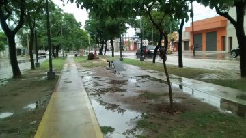 Otra vez una copiosa lluvia se hizo presente en la mañana de Santiago del Estero