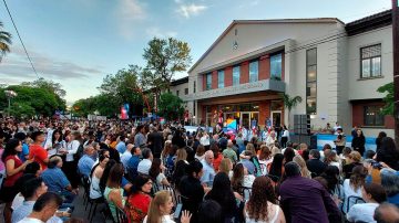 Inician las clases tras el receso invernal: ¿Cómo vestir a los niños?