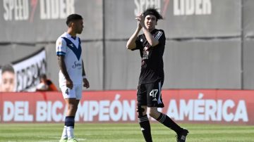El streamer “Spreen” jugó 59 segundos en Riestra-Vélez: el motivo y las repercusiones