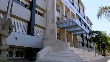 Abusó de la hija de su pareja y lo condenaron a 10 años de cárcel