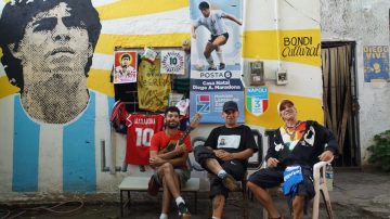 Manu Chao en la casa de la infancia de Diego Maradona emocionó a todos