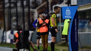 Chau VAR: FIFA evalúa introducir un nuevo sistema de revisión arbitral