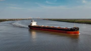 Francos anunció la privatización de la Hidrovía con un contrato por 30 años