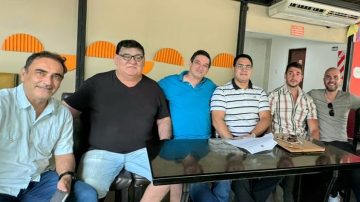 El sector de Taxis y Radio Taxis pide una readecuación tarifaria del 25% y rechaza “la competencia desleal” de Uber