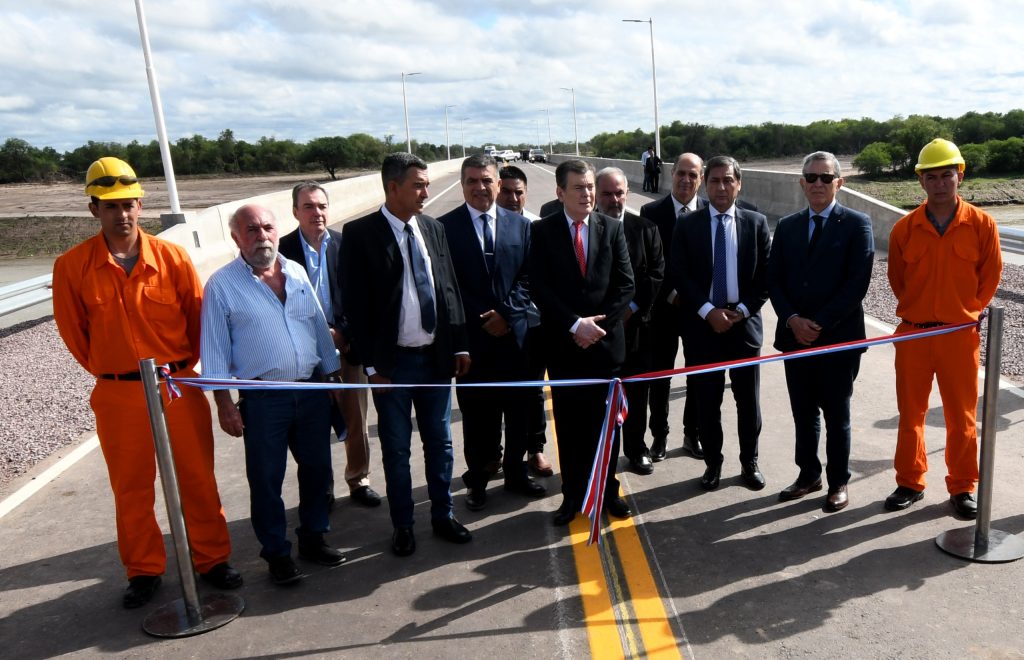 Zamora inauguró el puente de Tasigasta sobre el río Dulce: “Vamos cumpliendo con los santiagueños pese a las dificultades económicas”