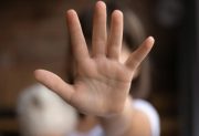 Conmoción en el hospital zonal de Fernández: descubren que una niña de 7 años era abusada por su padrastro