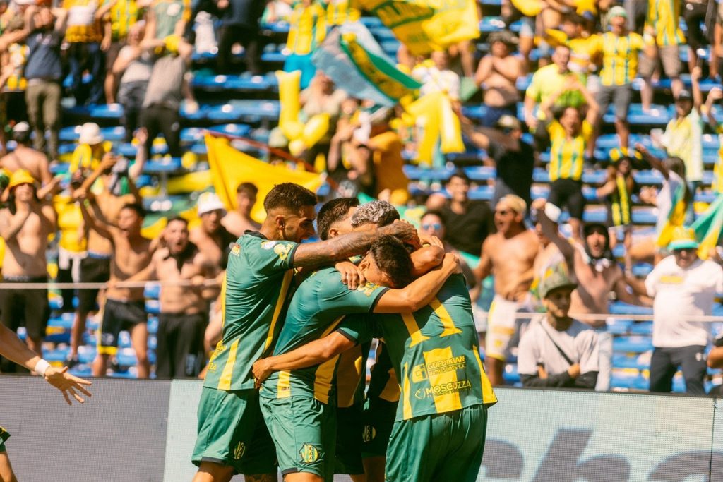 Aldosivi venció a San Martín de Tucumán y ascendió a Primera División