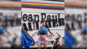 Marcha del Orgullo: Cazzu, Dyzhy y Flor de la V mostraron sus mejores looks