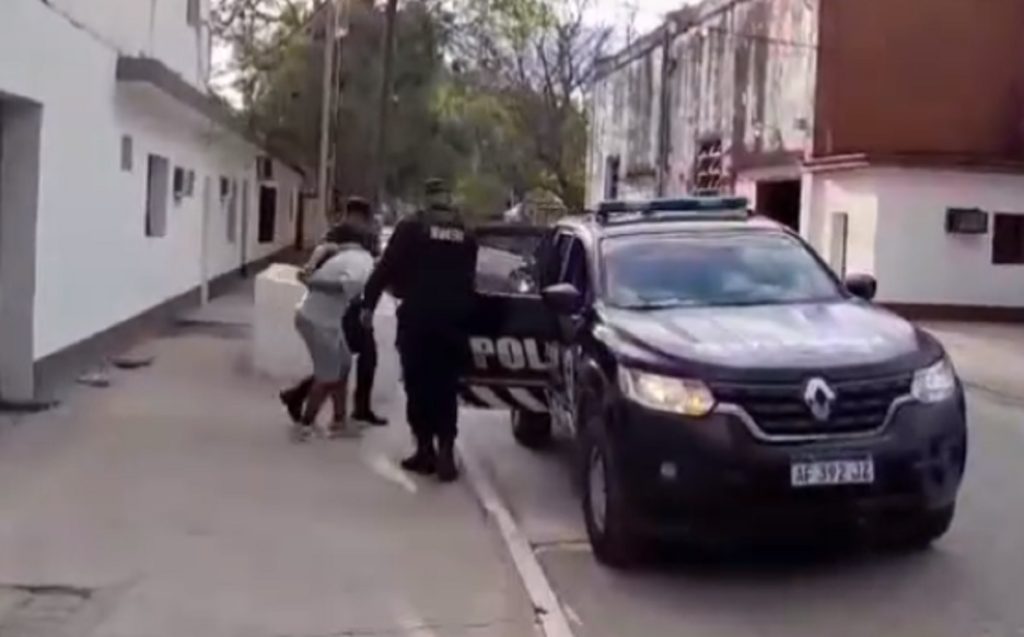 Enfrentamiento entre barras de Central Córdoba: cinematográfico despliegue para trasladar a uno de los detenidos