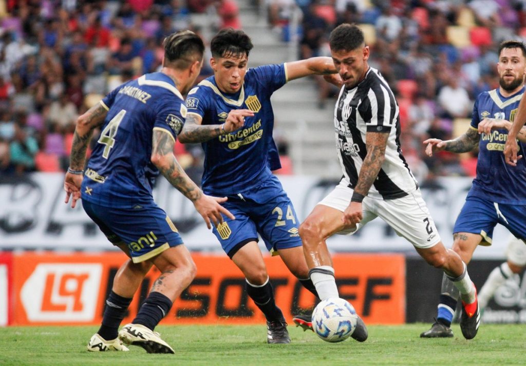 Dura derrota de Central Córdoba sobre el final del partido