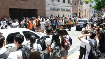 Alumnos del colegio San José protestaron en la puerta de la institución: ¿Qué pedían?