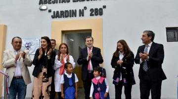 Gerardo Zamora inauguró viviendas sociales y obras educativas en el interior del Departamento Banda
