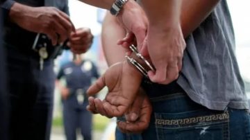 Fue a la cancha a alentar al Profe y terminó preso en la Comisaría N°13