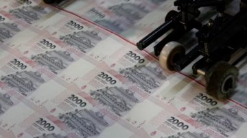 Notó el faltante de $920.000 que tenía en el placard y se desató un drama familiar