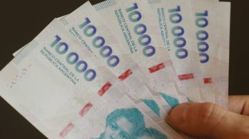 Escándalo en una escuela primaria: una madre se gastó 2 millones de pesos destinados a la fiesta de egresados