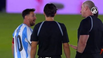 La calentura de Messi con el árbitro Daronco por el error clave que favoreció a Paraguay