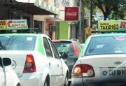 Debaten un incremento en la tarifa de taxis en la ciudad Capital